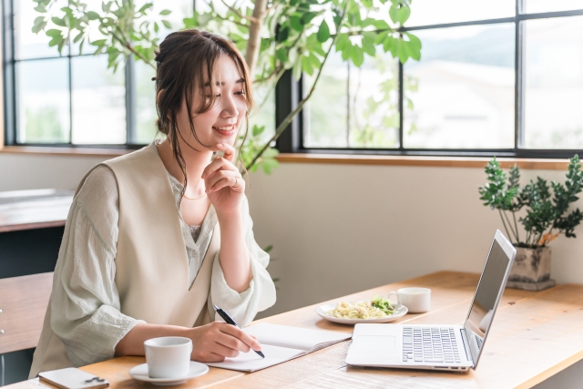 ランチミーティングを成功させるには？労働時間や経費の注意点まで理解することが大切